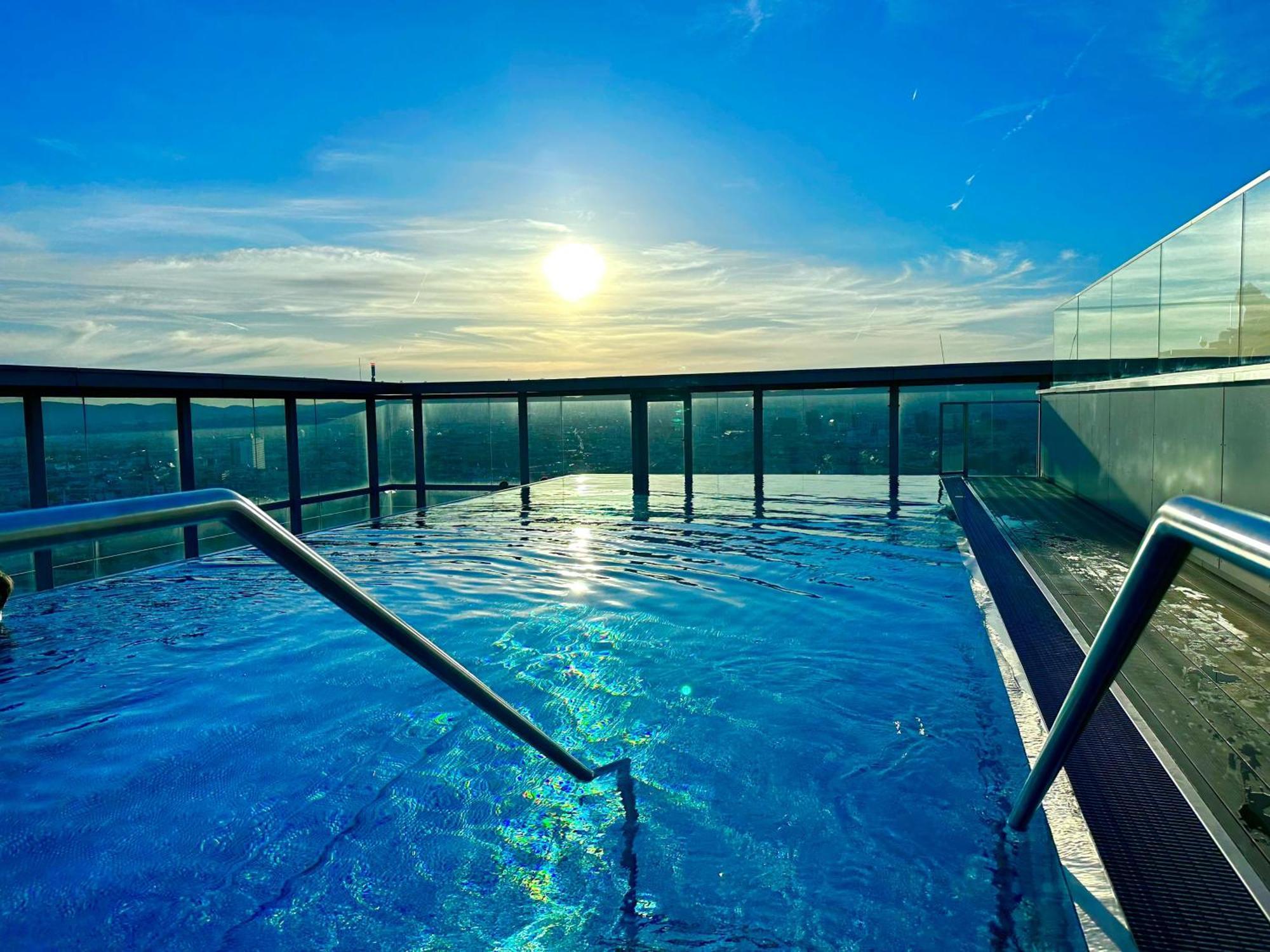 Vienna Sky Apartment I Rooftop Pool I Netflix 외부 사진